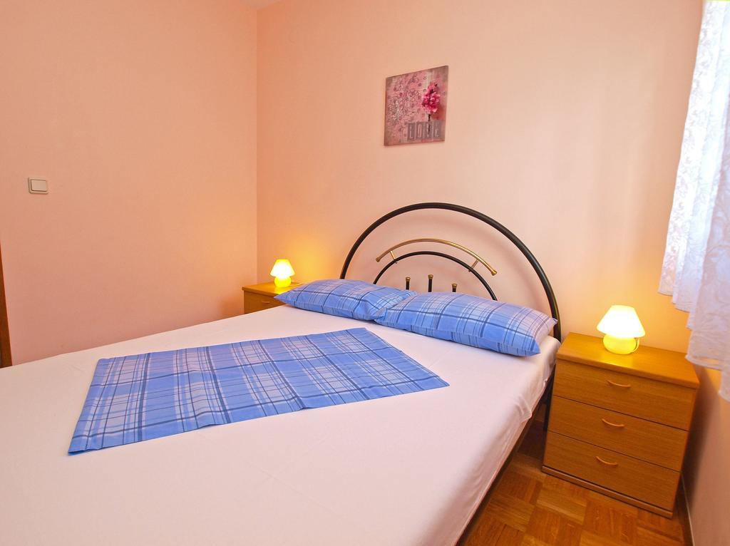 Apartments Dubravka 1315 เวอร์ซาร์ ภายนอก รูปภาพ