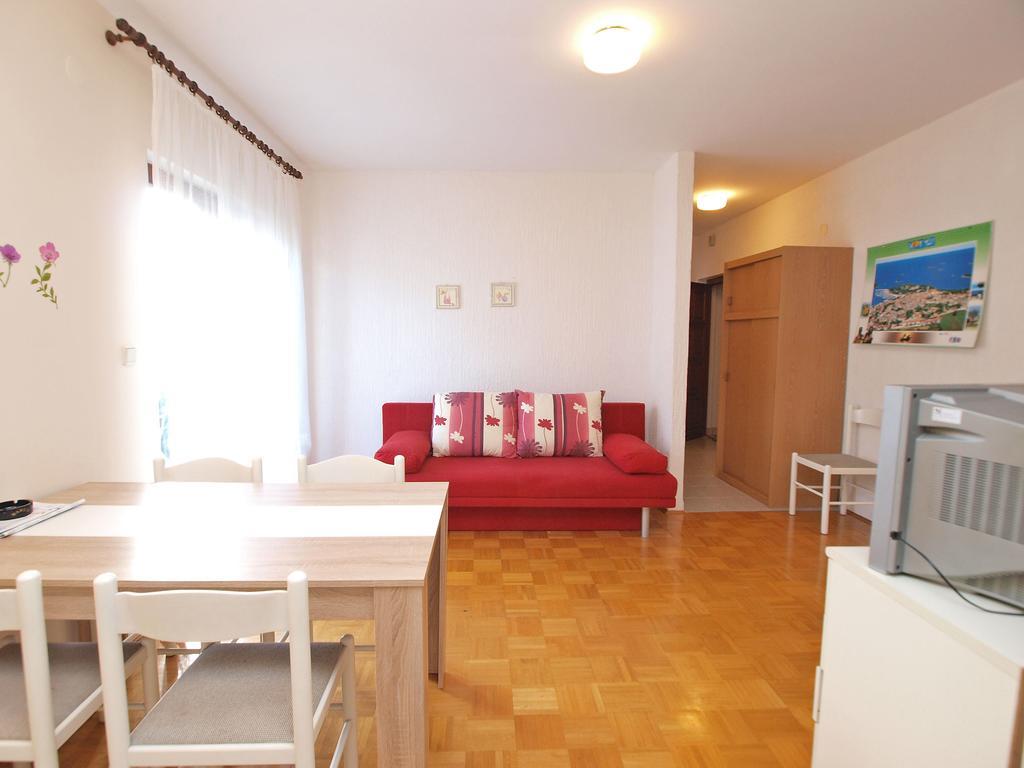Apartments Dubravka 1315 เวอร์ซาร์ ภายนอก รูปภาพ