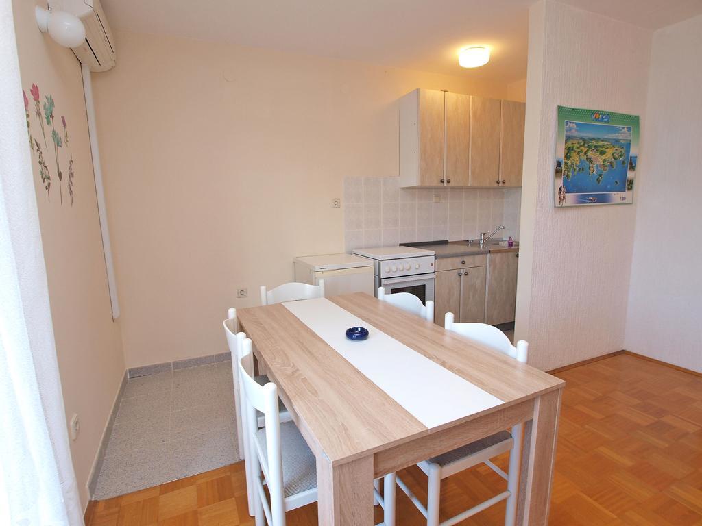 Apartments Dubravka 1315 เวอร์ซาร์ ภายนอก รูปภาพ