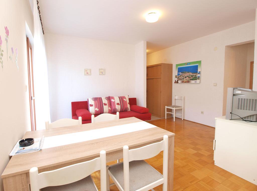 Apartments Dubravka 1315 เวอร์ซาร์ ภายนอก รูปภาพ
