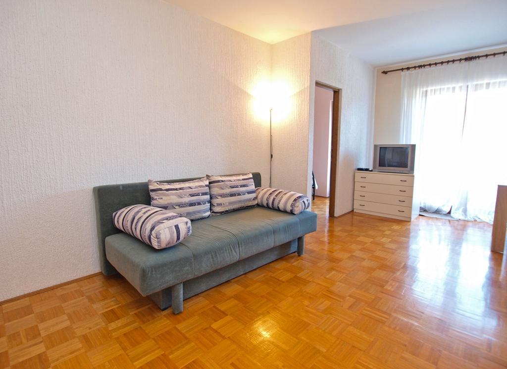 Apartments Dubravka 1315 เวอร์ซาร์ ภายนอก รูปภาพ